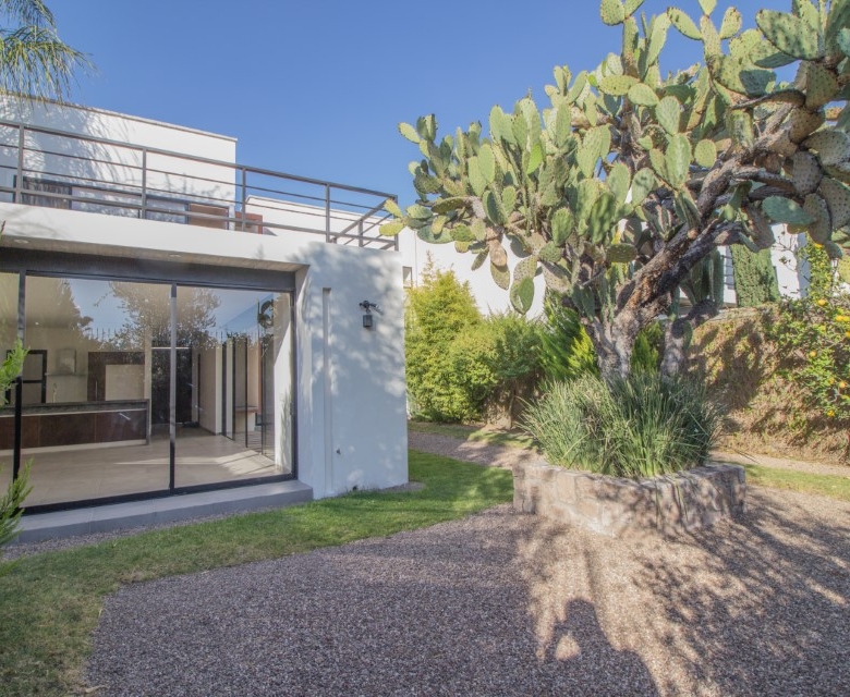 R-64 Modern Unfurnished House for Rent; Unleash Your Creativity.