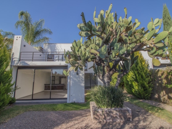 R-64 Modern Unfurnished House for Rent; Unleash Your Creativity.
