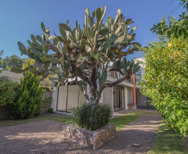 R-64 Modern Unfurnished House for Rent; Unleash Your Creativity.
