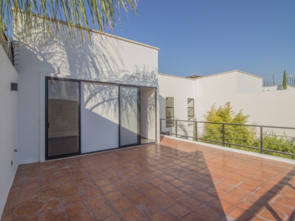 R-64 Modern Unfurnished House for Rent; Unleash Your Creativity.