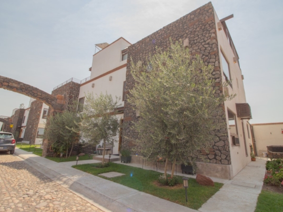 1948 House for Sale in Residencial Luna, San Miguel de Allende