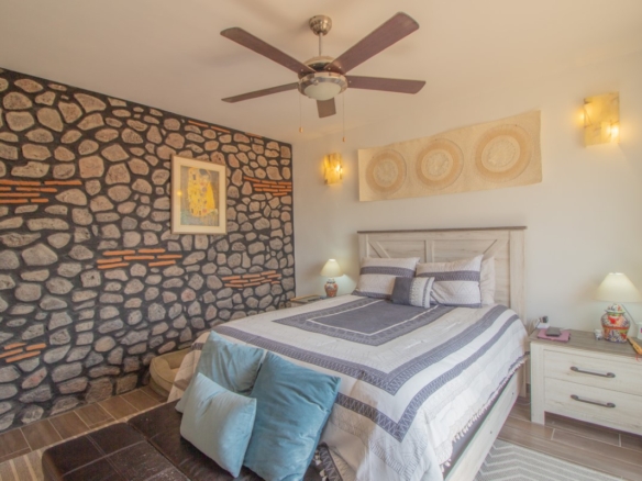 1948 House for Sale in Residencial Luna, San Miguel de Allende