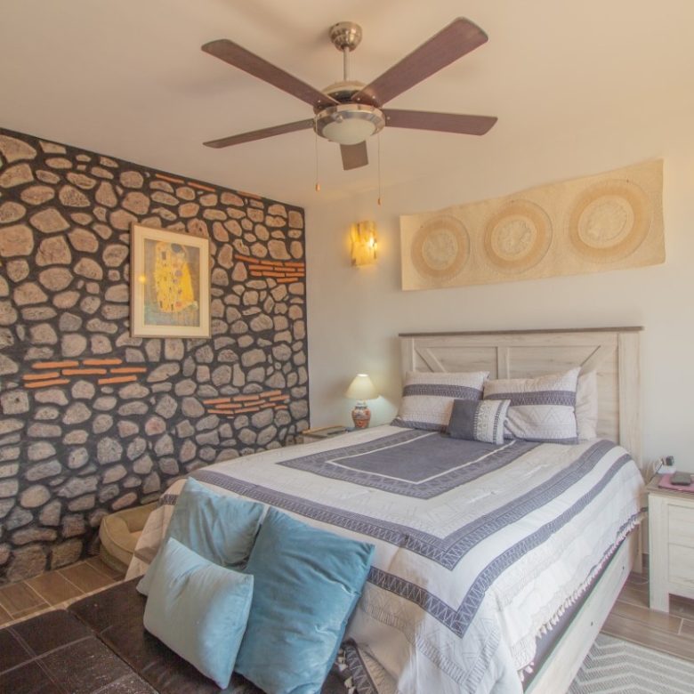 1948 House for Sale in Residencial Luna, San Miguel de Allende