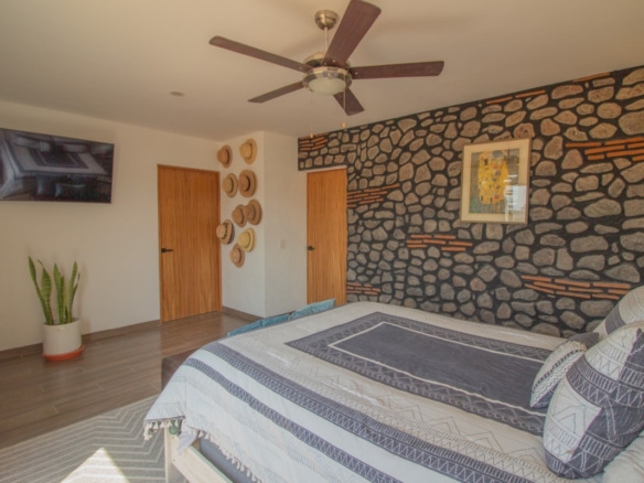 1948 House for Sale in Residencial Luna, San Miguel de Allende