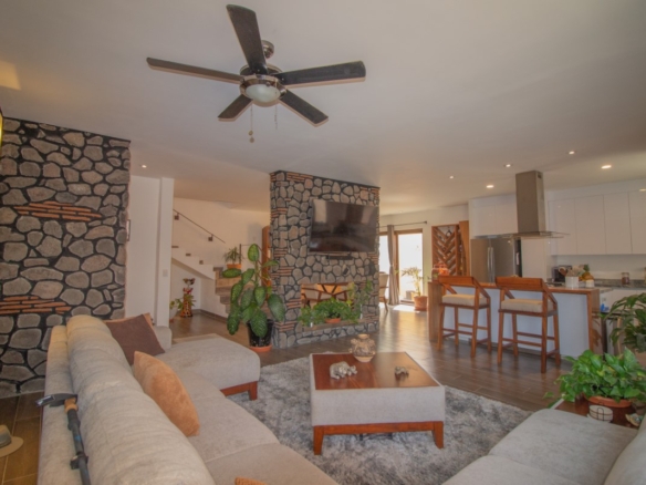 1948 House for Sale in Residencial Luna, San Miguel de Allende