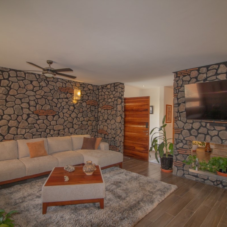 1948 House for Sale in Residencial Luna, San Miguel de Allende
