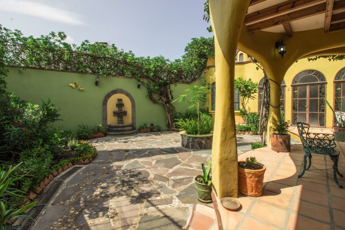 R159-B Apartment for Rent Independencia