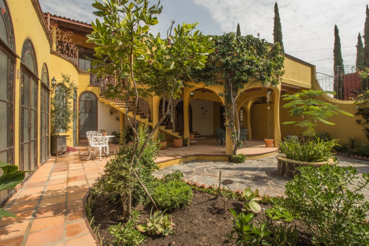 R159-B Apartment for Rent Independencia