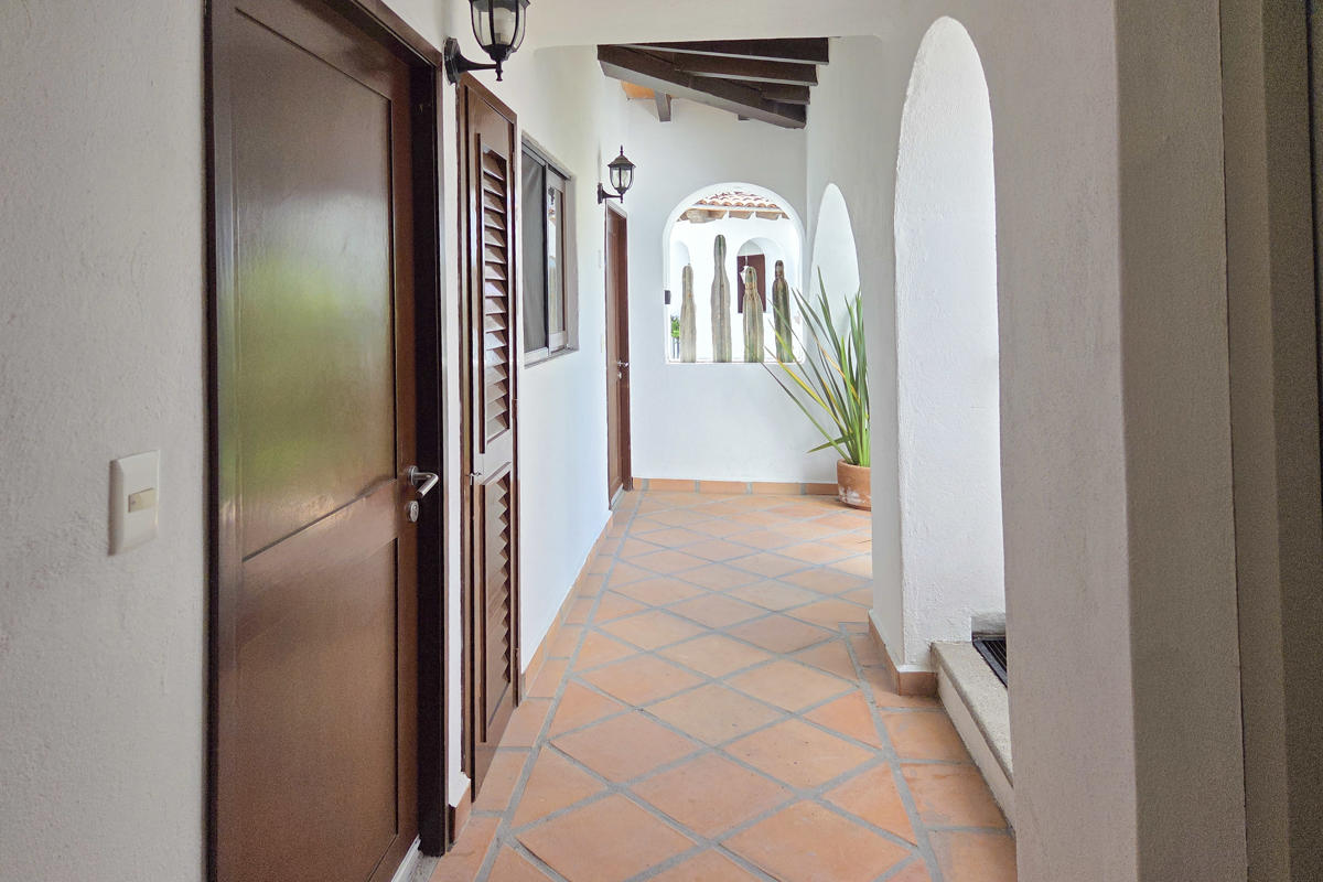 R32 Puente Viejo Pent house for rent