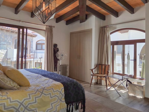 R32 Puente Viejo Pent house for rent