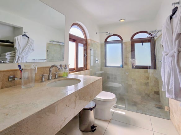 R32 Puente Viejo Pent house for rent