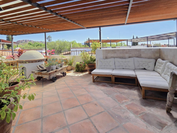 R32 Puente Viejo Pent house for rent