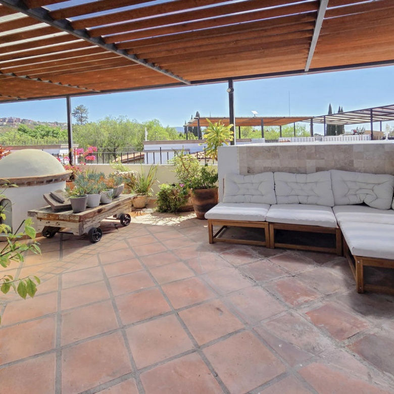 R32 Puente Viejo Pent house for rent