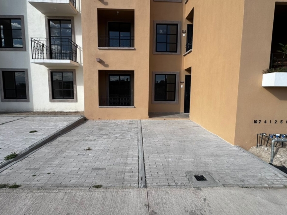R-7700 Renta Jardines de Allende