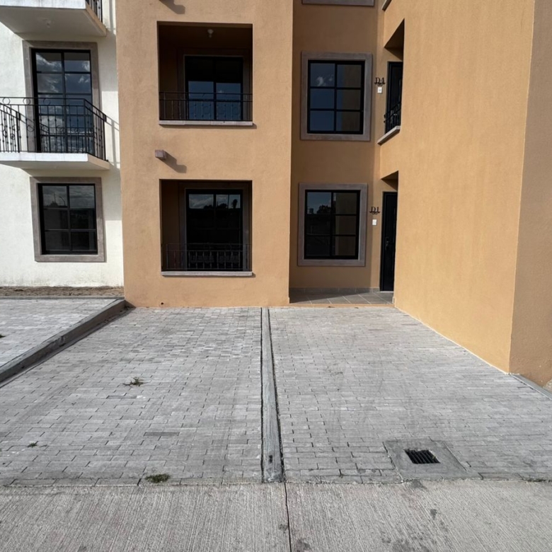 R-7700 Renta Jardines de Allende