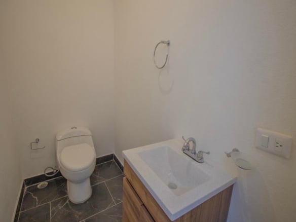 1952 Guadalupe, House for Sale