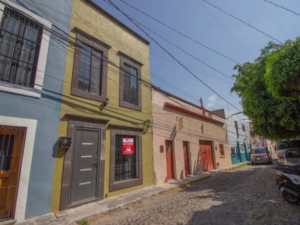 1952 Guadalupe, House for Sale