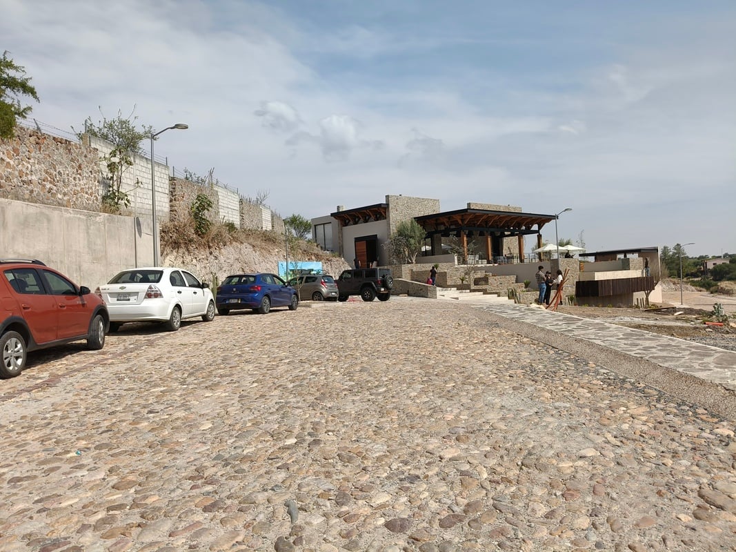 1703 Terrases – Sahai