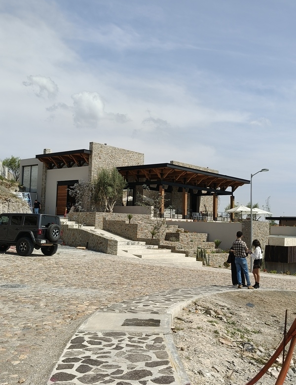 1703 Terrases – Sahai