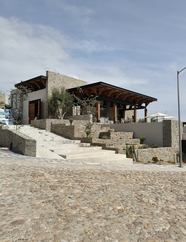 1703 Terrases – Sahai