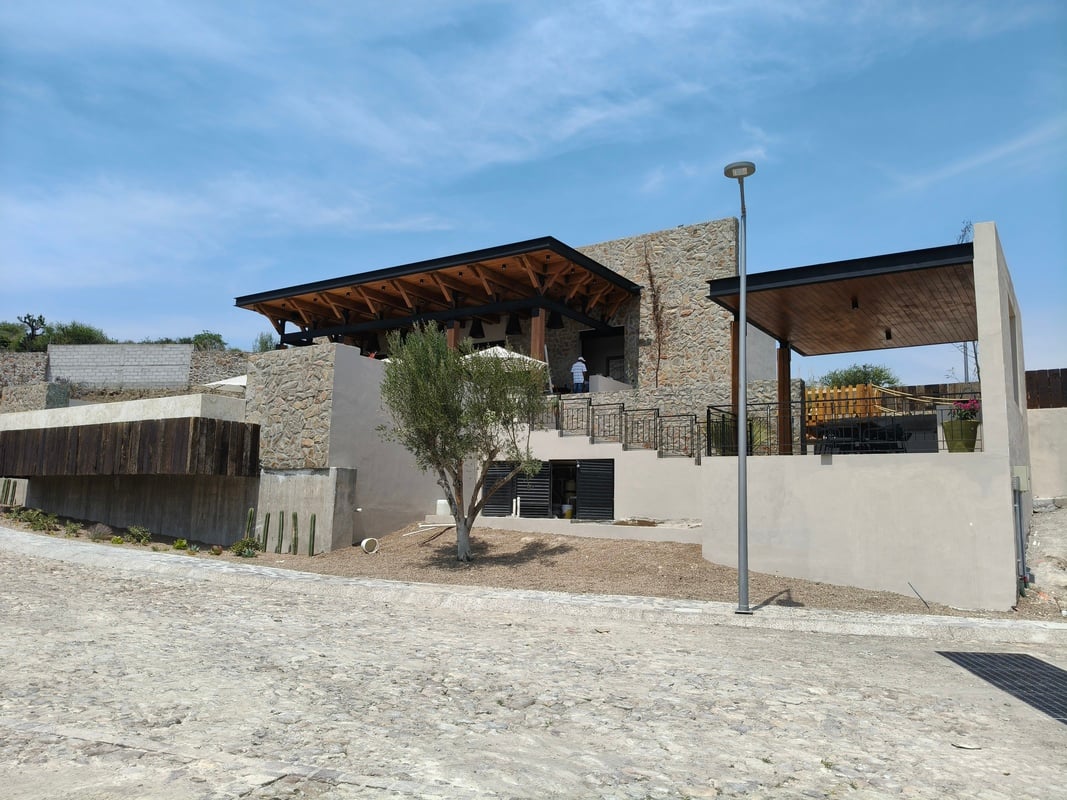 1703 Terrases – Sahai