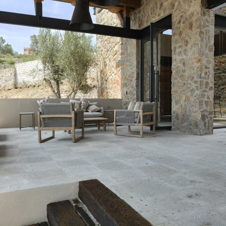 1703 Terrases – Sahai