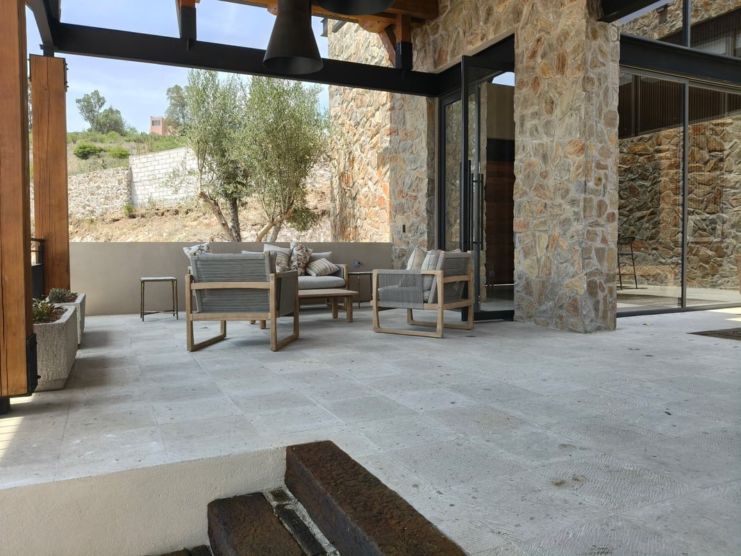 1703 Terrases – Sahai