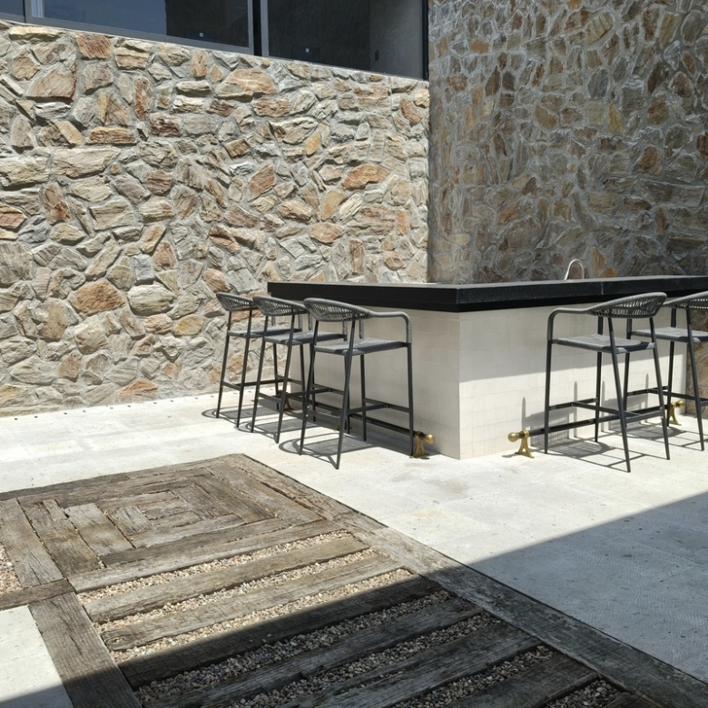 1703 Terrases – Sahai