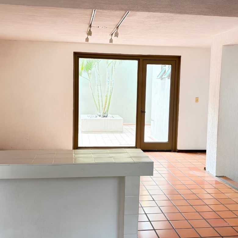 R – 1935 House for Rent in Mexiquito