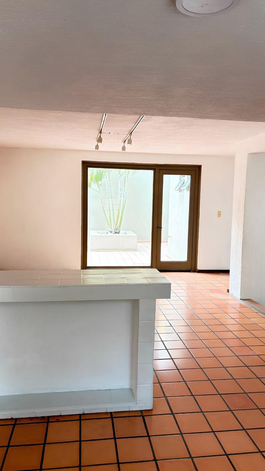 R – 1935 House for Rent in Mexiquito