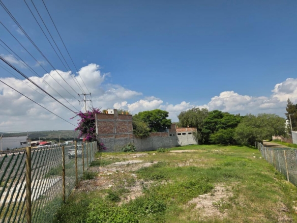 1941 Terreno en Venta sobre Salida a Celaya | San Miguel de Allende