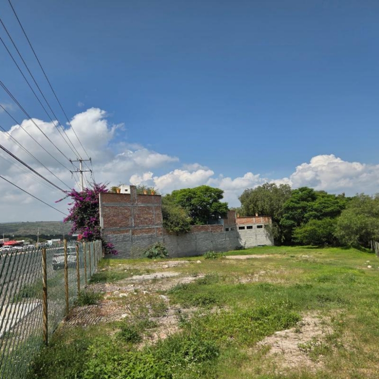 1941 Terreno en Venta sobre Salida a Celaya | San Miguel de Allende