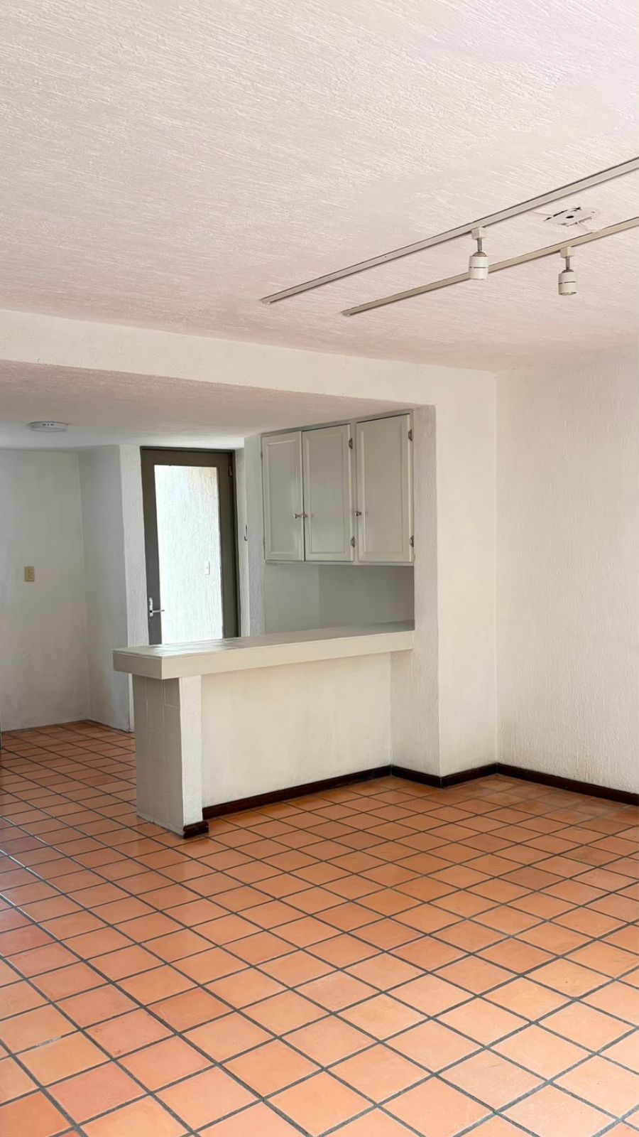 R – 1935 House for Rent in Mexiquito