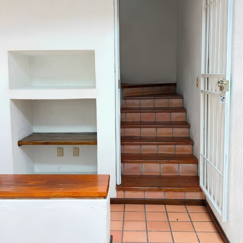 R – 1935 House for Rent in Mexiquito