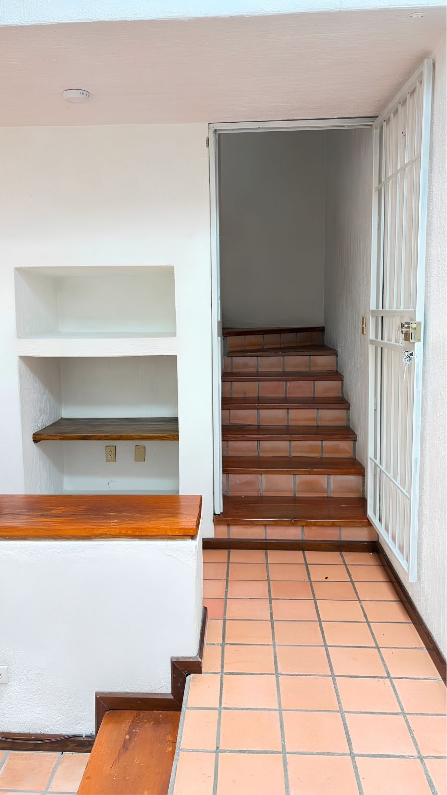 R – 1935 House for Rent in Mexiquito