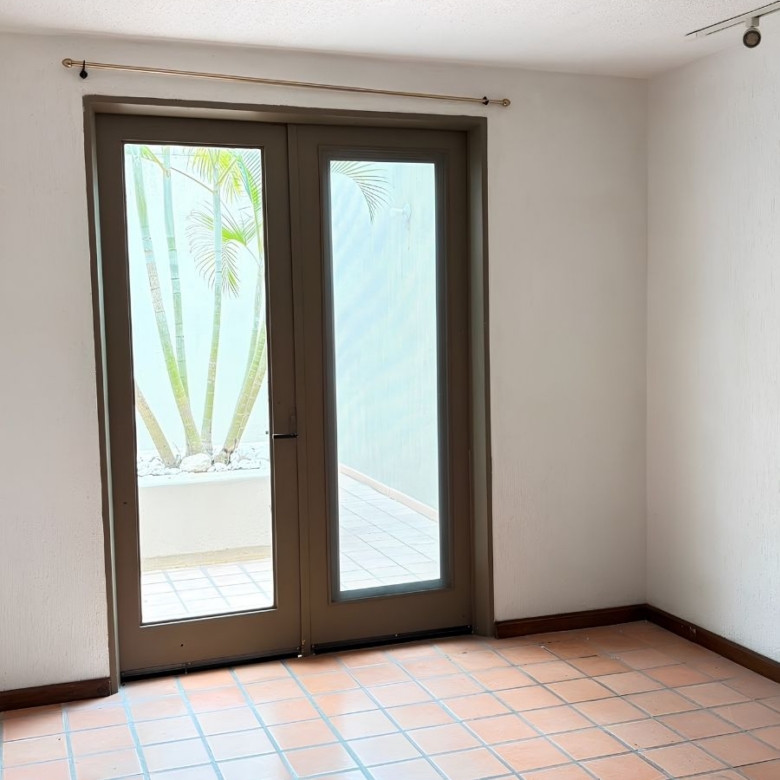 R – 1935 House for Rent in Mexiquito