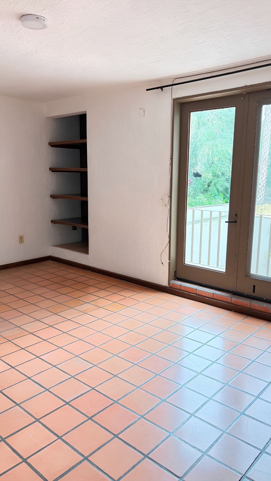 R – 1935 House for Rent in Mexiquito