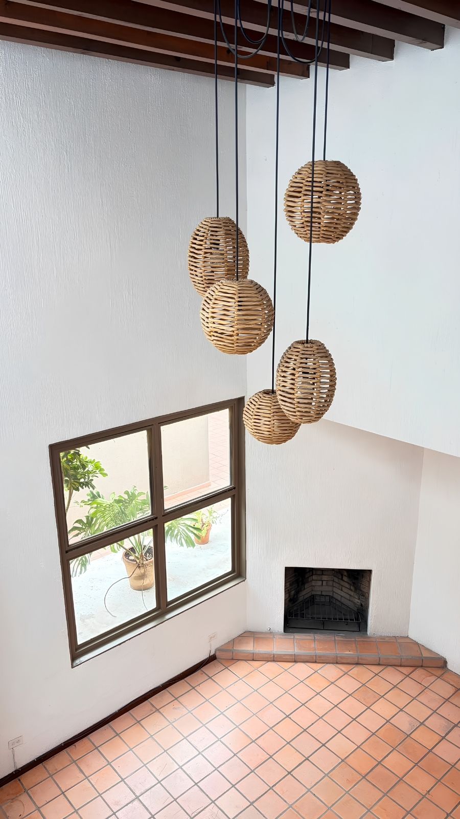 R – 1935 House for Rent in Mexiquito