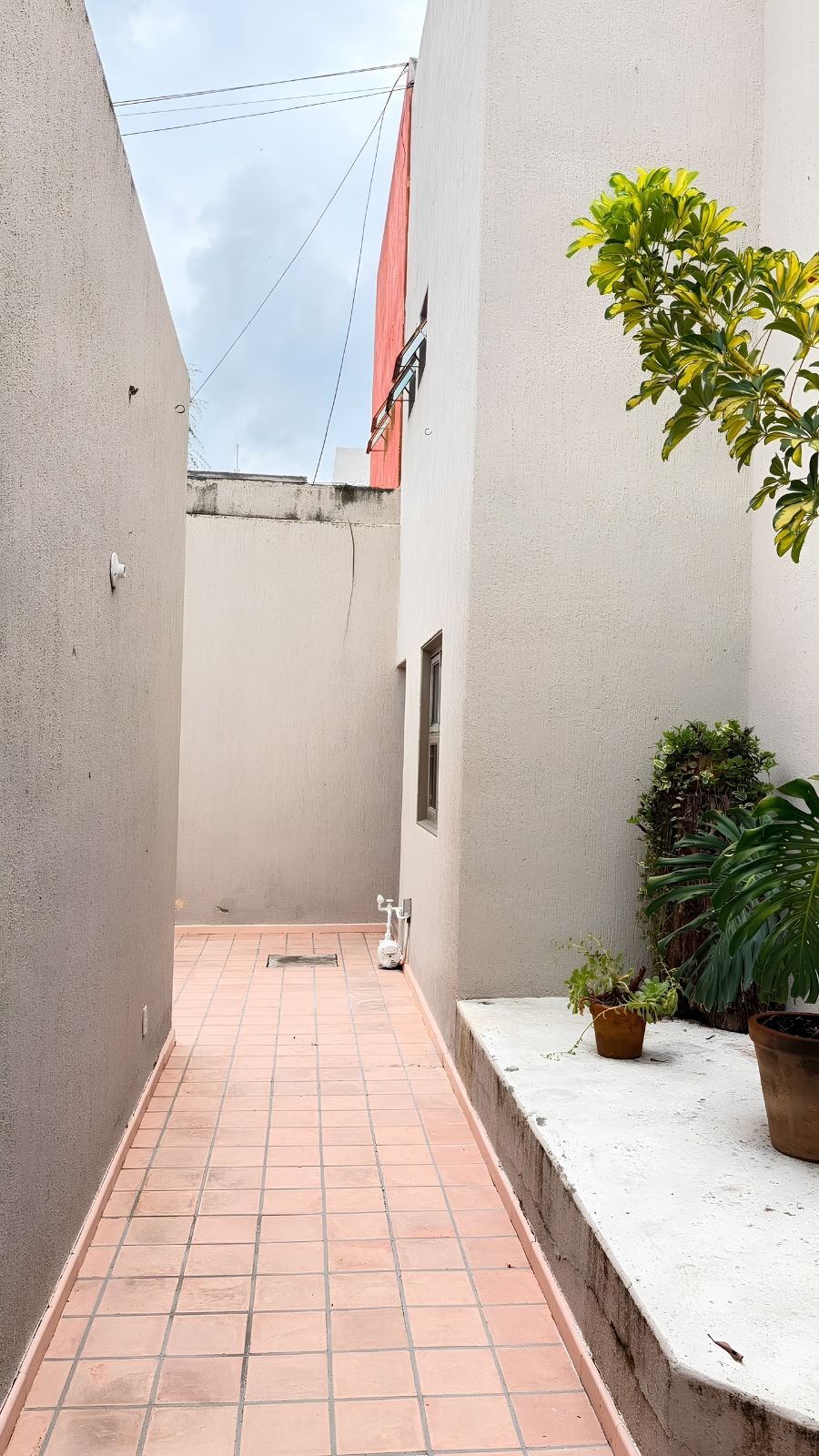 R – 1935 House for Rent in Mexiquito