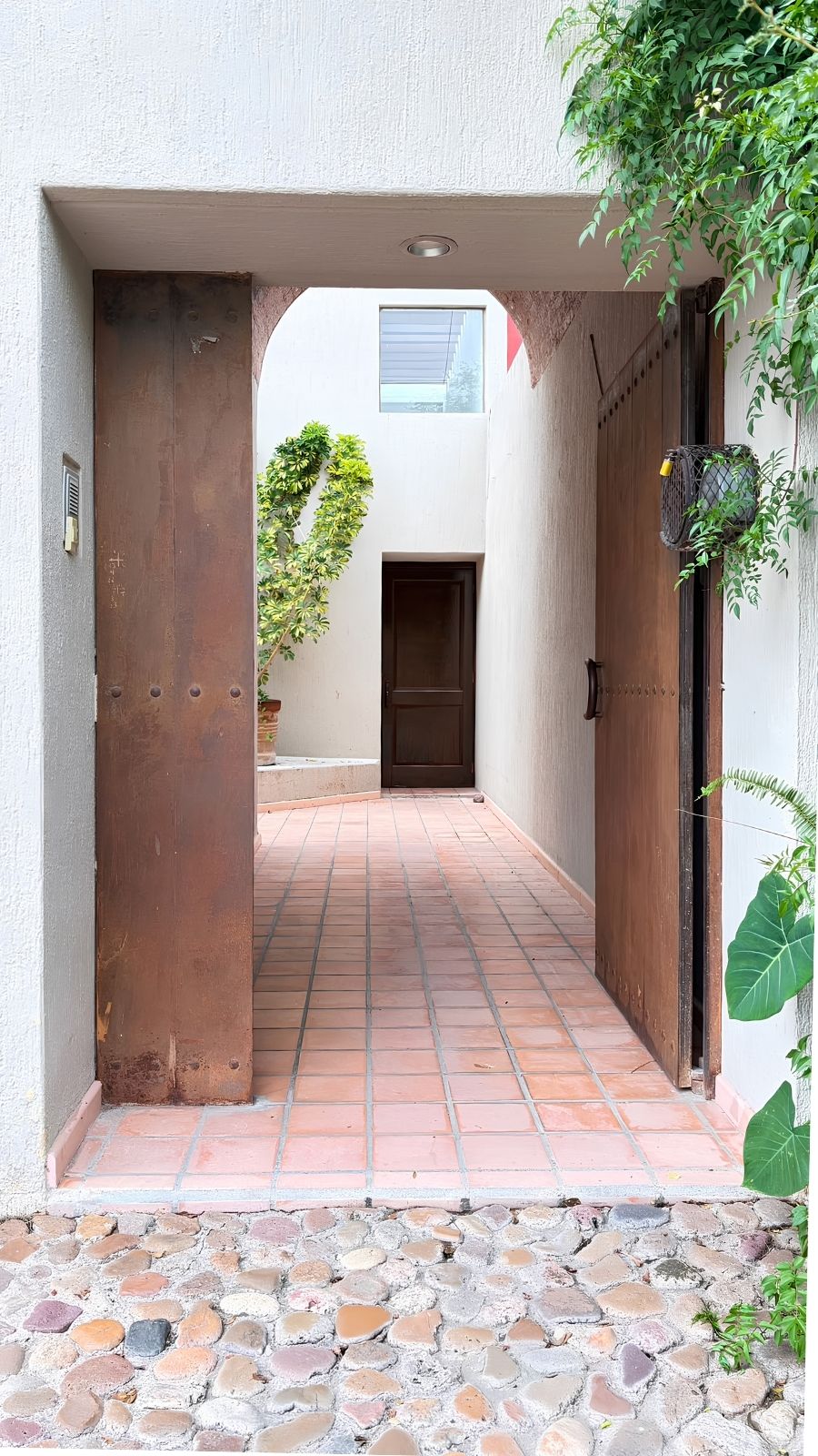 R – 1935 House for Rent in Mexiquito