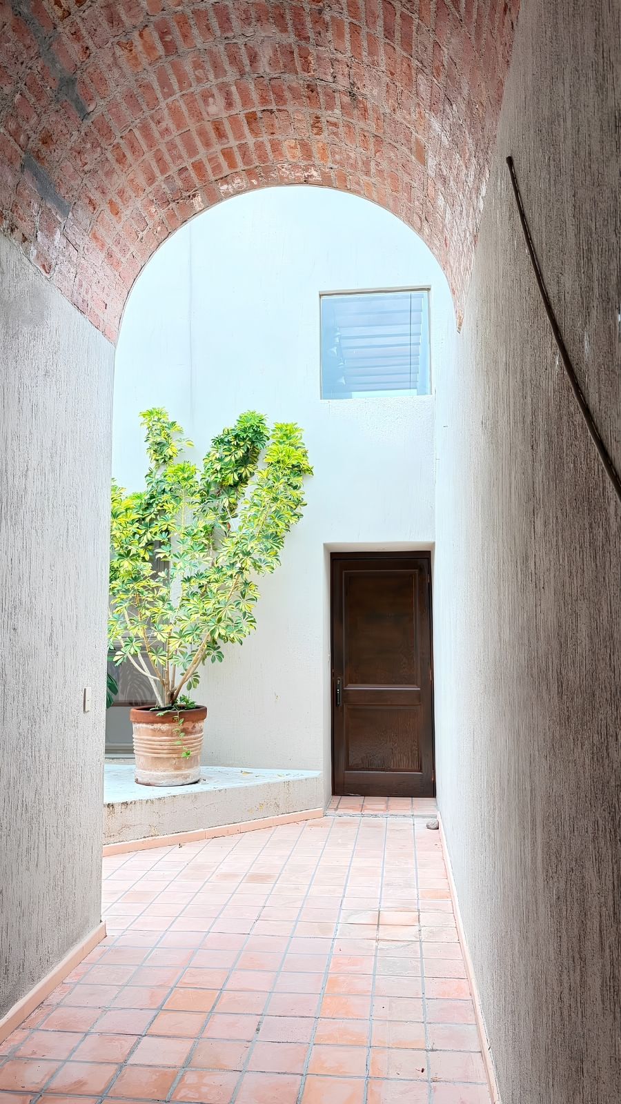 R – 1935 House for Rent in Mexiquito