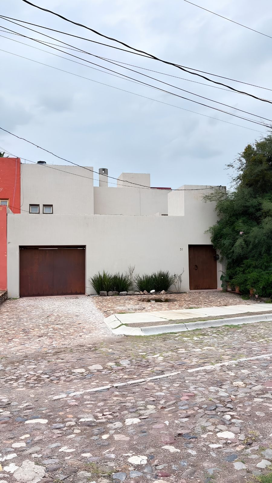 R – 1935 House for Rent in Mexiquito