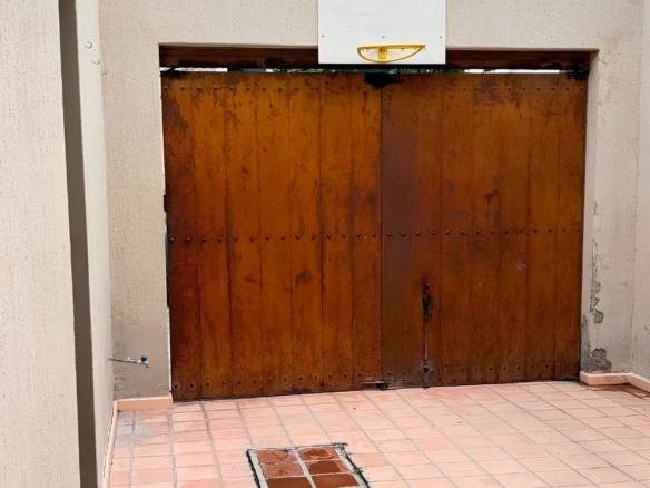 R – 1935 House for Rent in Mexiquito