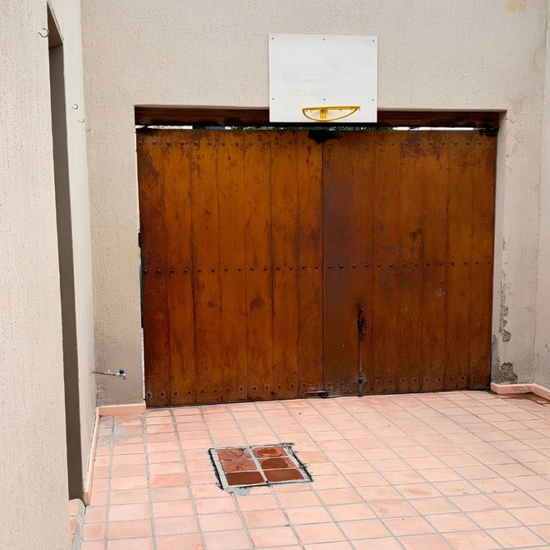 R – 1935 House for Rent in Mexiquito