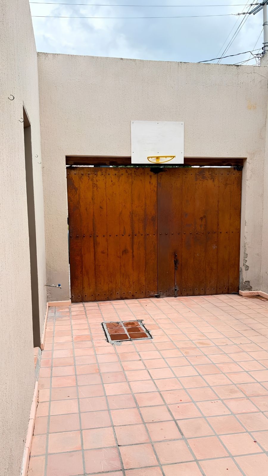 R – 1935 House for Rent in Mexiquito