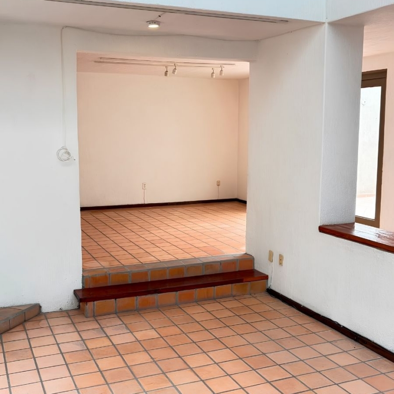 R – 1935 House for Rent in Mexiquito